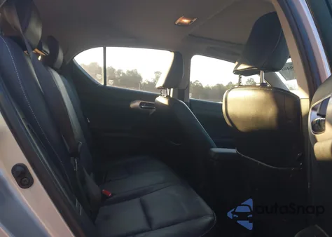 2012 Lexus Ct 200H Premium z USA, uszkodzony, nr VIN JTHKD5BH8C2085304